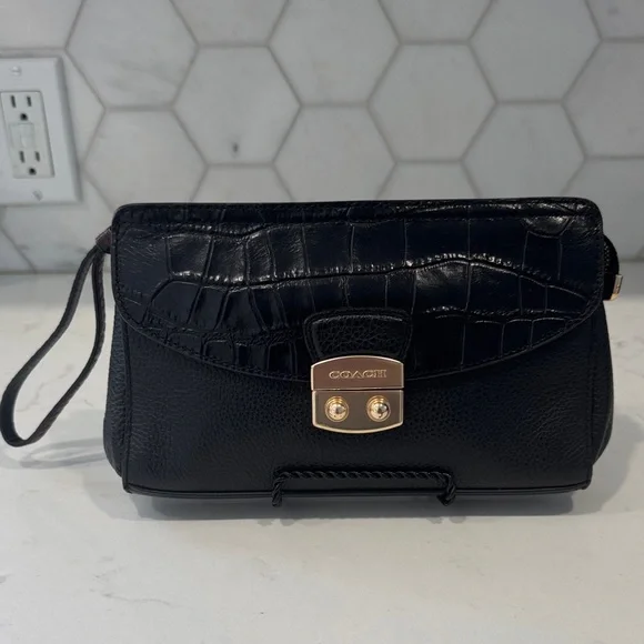 Coach Leather Clutch, excellent used condition - Picture 2 of 16